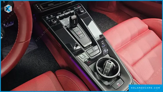 PORSCHE 911 CARRERA 4 GTS
