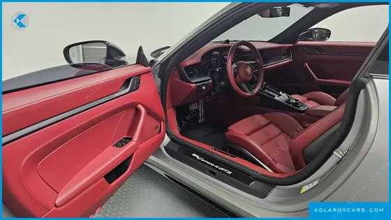 PORSCHE 911 CARRERA 4 GTS