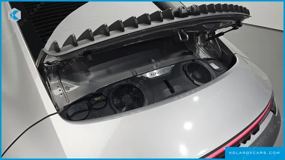 PORSCHE 911 CARRERA 4 GTS