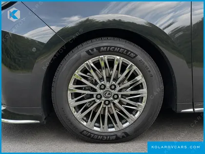 LEXUS LM 500H ROYAL