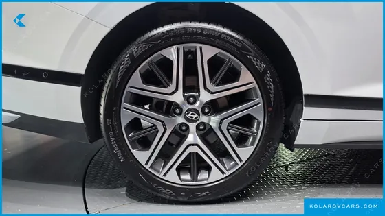 HYUNDAI GRANDEUR 2,5 GASOLINE 2WD