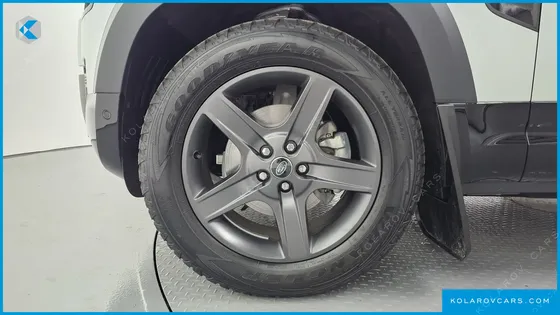 LAND ROVER DEFENDER 90 D250 X-DYNAMIC SE