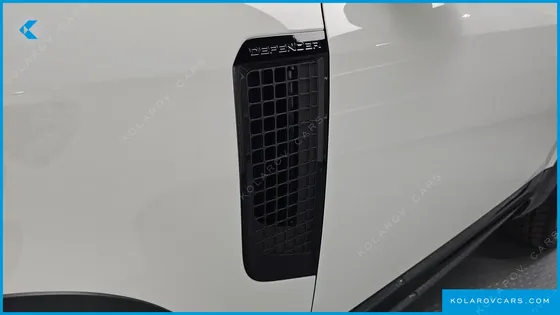LAND ROVER DEFENDER 90 D250 X-DYNAMIC SE