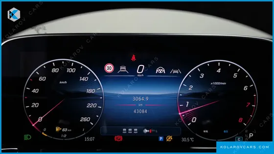 MERCEDES E-CLASS E300 4MATIC AMG LINE