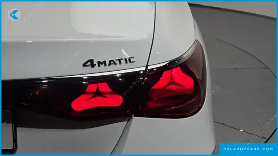 MERCEDES E-CLASS E300 4MATIC AMG LINE