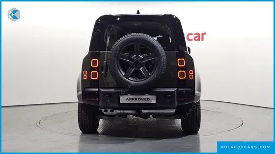 LAND ROVER DEFENDER 110 D250 X-DYNAMIC SE