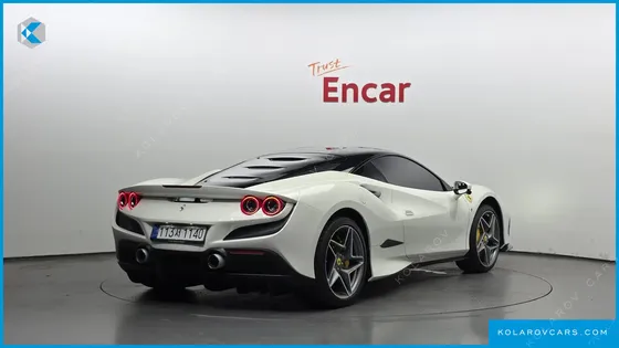 FERRARI F8 3.9 V8