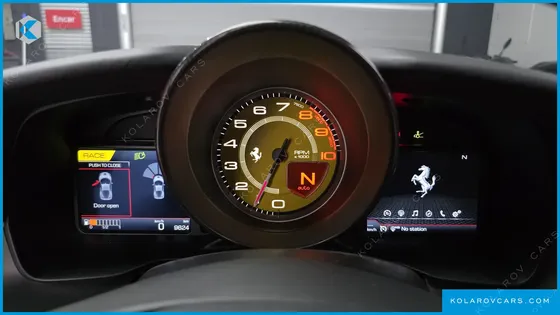 FERRARI F8 3.9 V8
