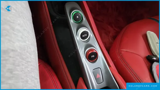 FERRARI F8 3.9 V8