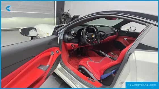 FERRARI F8 3.9 V8