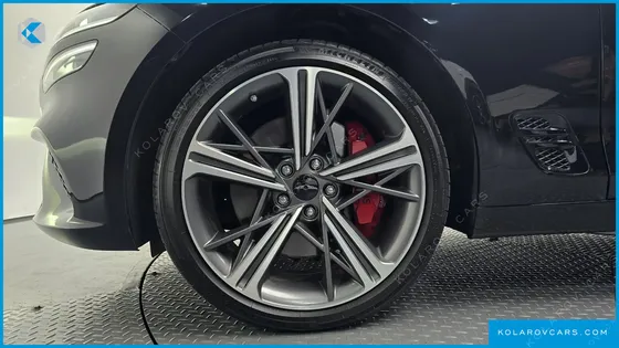 GENESIS G70 GASOLINE 2.5T 4WD