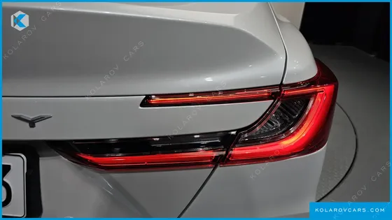 TOYOTA CAMRY 2.5 XLE HYBRID