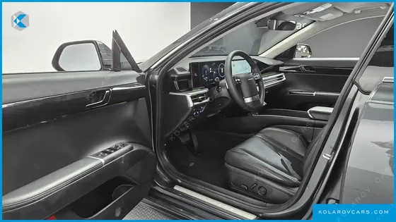 HYUNDAI GRANDEUR PREMIUM