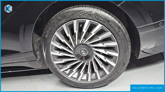 HYUNDAI GRANDEUR CALLIGRAPHY