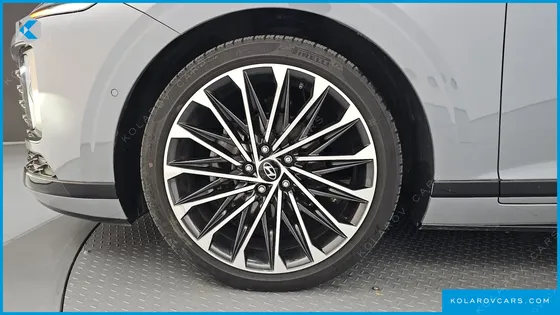 HYUNDAI GRANDEUR CALLIGRAPHY