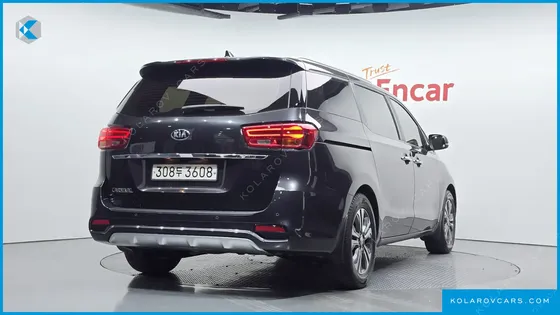 KIA CARNIVAL 9-SEATER LUXURY