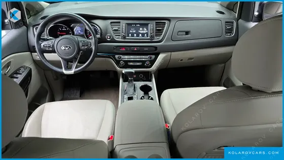 KIA CARNIVAL 9-SEATER LUXURY