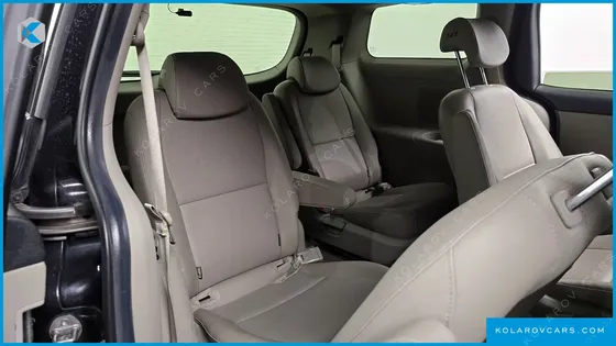 KIA CARNIVAL 9-SEATER LUXURY