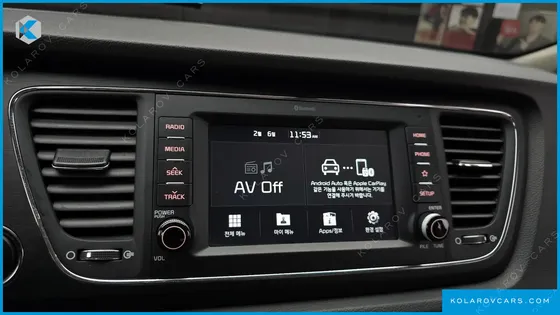 KIA CARNIVAL 9-SEATER LUXURY