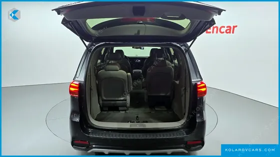 KIA CARNIVAL 9-SEATER LUXURY