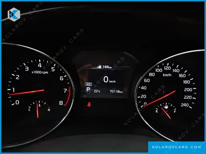 KIA CARNIVAL GASOLINE 9-SEATER NOBLESSE SPECIAL