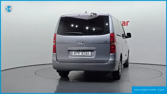 HYUNDAI STAREX VAN 5-SEATER