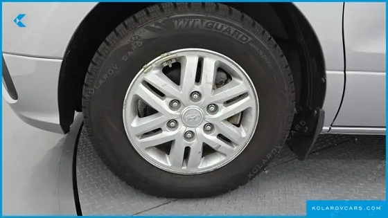 HYUNDAI STAREX VAN 5-SEATER