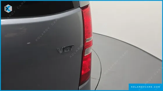 HYUNDAI STAREX VAN 5-SEATER