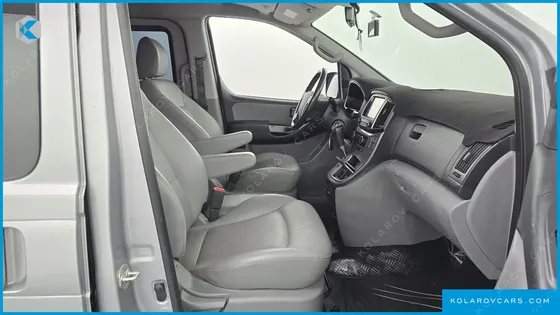 HYUNDAI STAREX VAN 5-SEATER