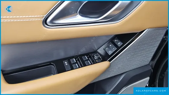 LAND ROVER RANGE ROVER VELAR 3.0 D300 R-DYNAMIC HSE