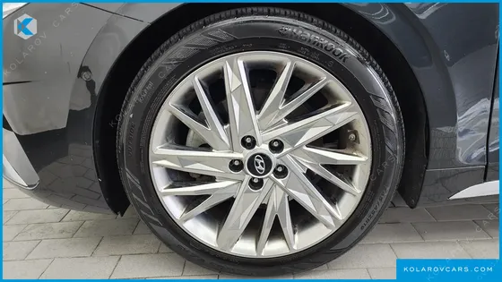 HYUNDAI GRANDEUR 3.3