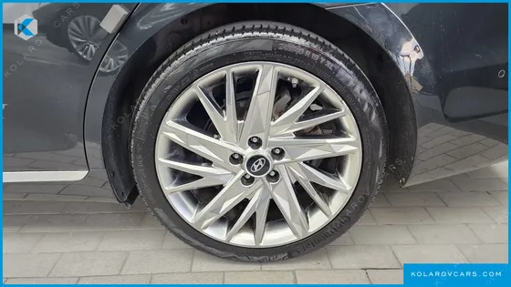HYUNDAI GRANDEUR 3.3