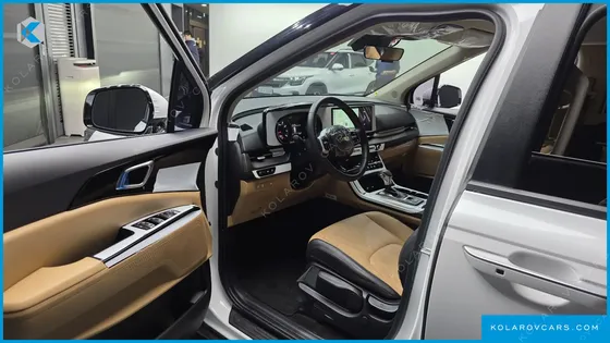 KIA CARNIVAL GASOLINE 9-SEATER PRESTIGE