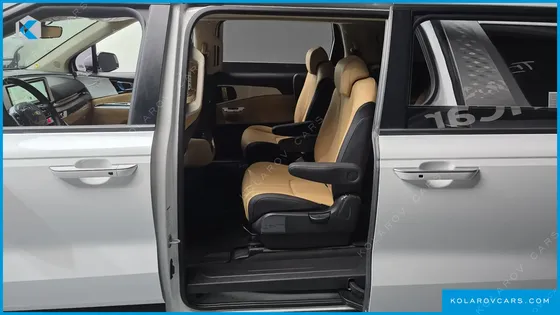 KIA CARNIVAL GASOLINE 9-SEATER PRESTIGE