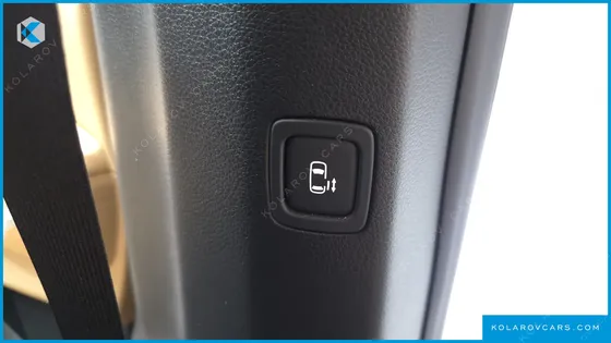 KIA CARNIVAL GASOLINE 9-SEATER PRESTIGE