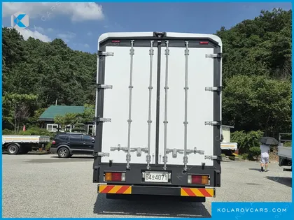 HYUNDAI MEGA TRUCK GOLD