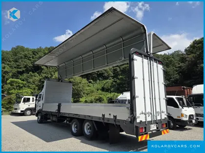 HYUNDAI MEGA TRUCK GOLD