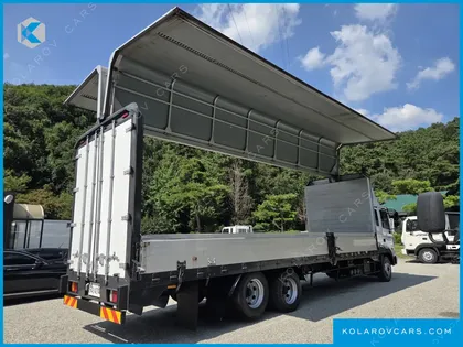 HYUNDAI MEGA TRUCK GOLD