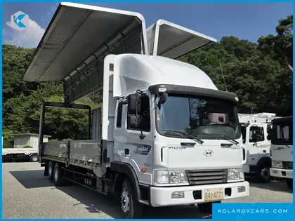 HYUNDAI MEGA TRUCK GOLD