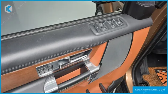 LAND ROVER DISCOVERY 3.0 SDV6 LANDMARK EDITION