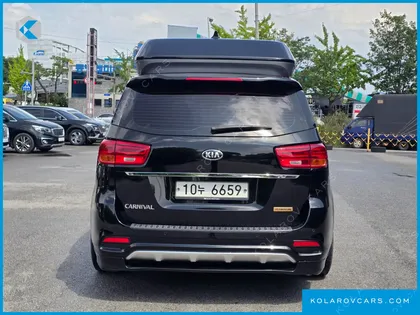KIA CARNIVAL 7-SEATER HI-LIMOUSINE