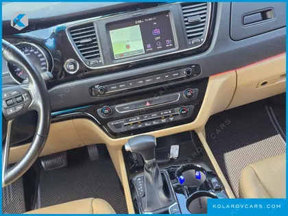 KIA CARNIVAL 7-SEATER HI-LIMOUSINE