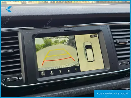 KIA CARNIVAL 7-SEATER HI-LIMOUSINE