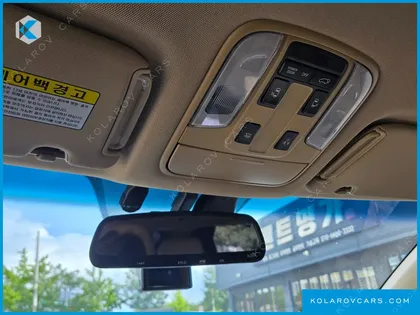 KIA CARNIVAL 7-SEATER HI-LIMOUSINE