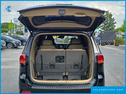 KIA CARNIVAL 7-SEATER HI-LIMOUSINE