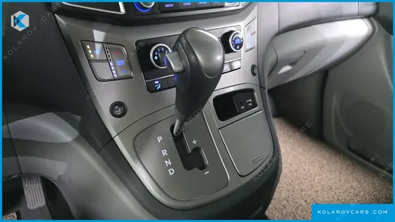 HYUNDAI STAREX 12-SEATER LPI