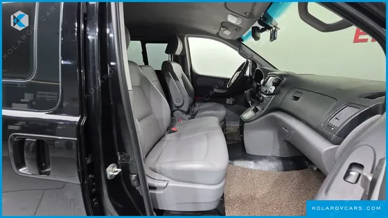 HYUNDAI STAREX 12-SEATER LPI