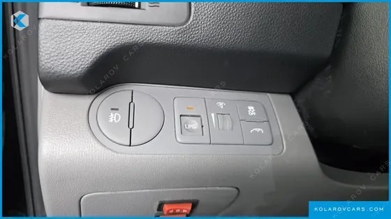 HYUNDAI STAREX 12-SEATER LPI