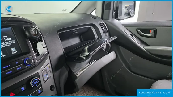 HYUNDAI STAREX 12-SEATER LPI