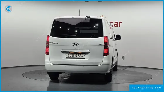 HYUNDAI STAREX VAN 3-SEATER